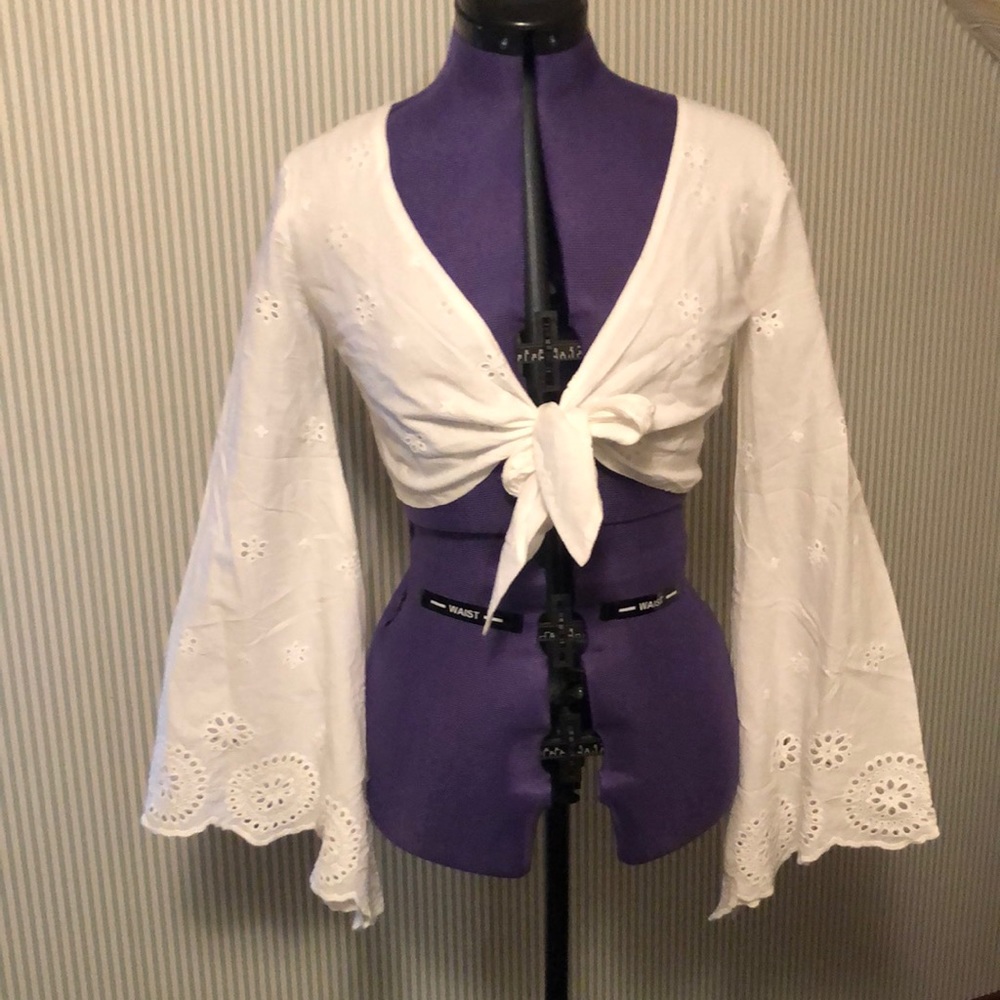 White long sleeve crop top